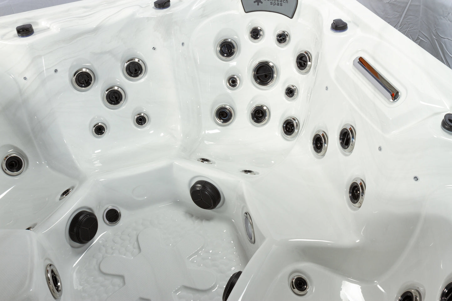 Olympiada - 7 Person Ultimate Hot Tub
