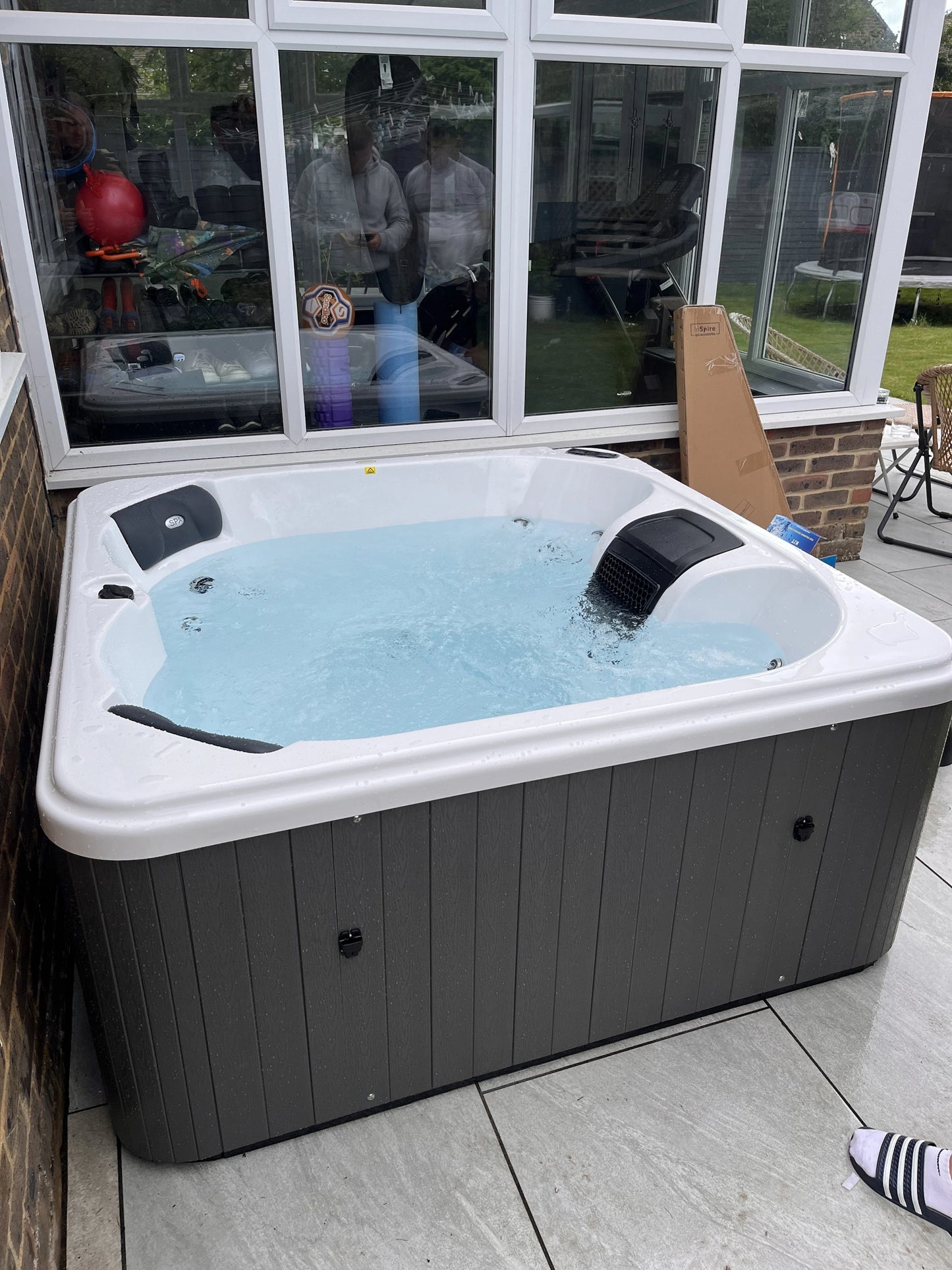 Triton SE Premium - 4 Person Plug and Play Hot Tub