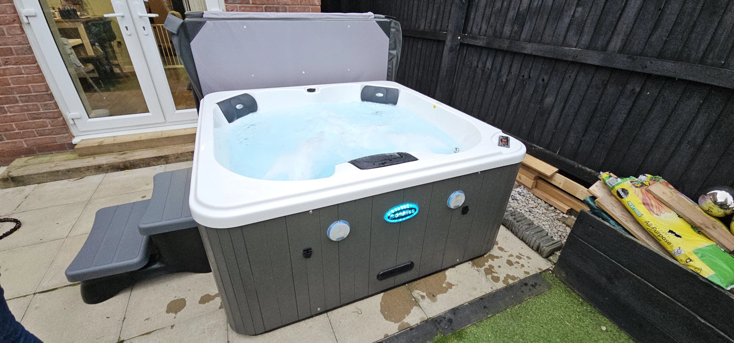 Triton SE Premium - 4 Person Plug and Play Hot Tub