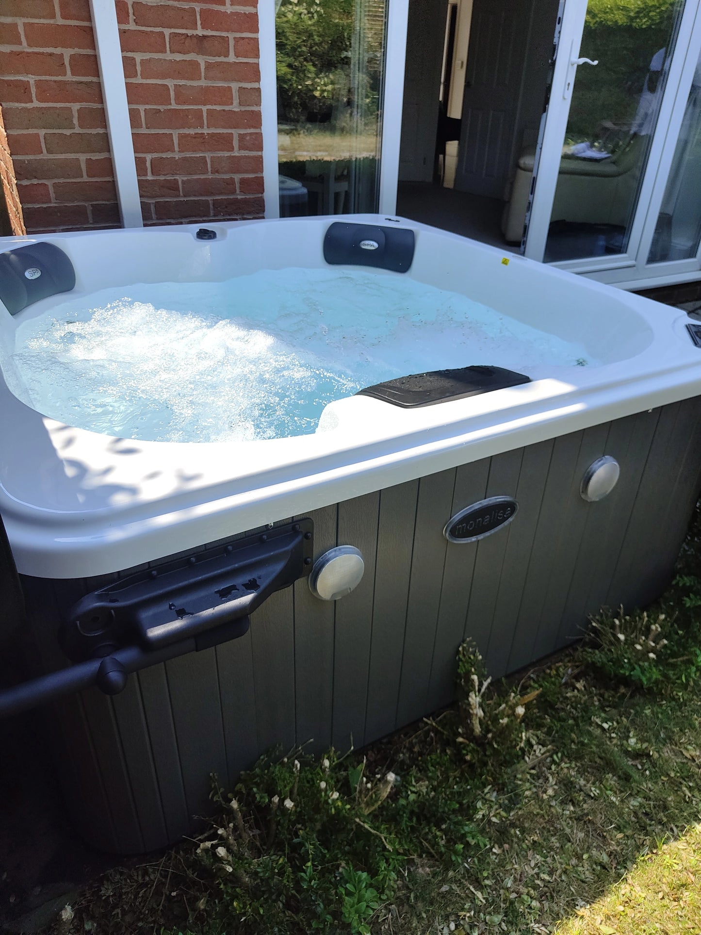 Triton SE Premium - 4 Person Plug and Play Hot Tub