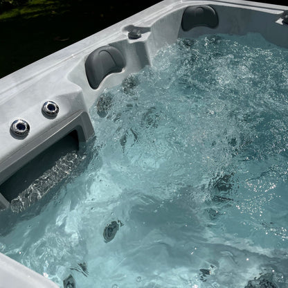 RX-562 Heatwave - 6 Person Hot Tub Oasis Spas