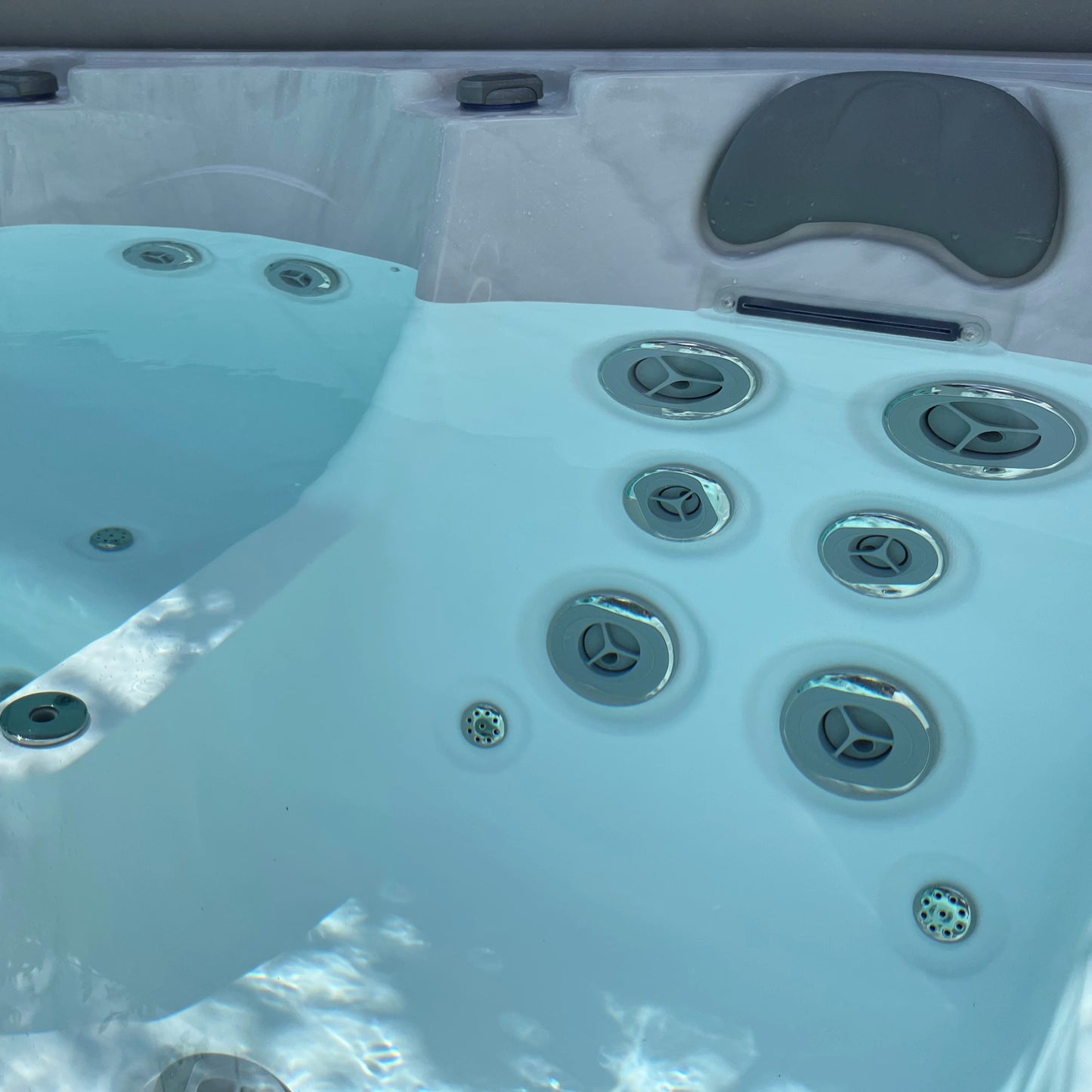 RX-562 Heatwave - 6 Person Hot Tub Oasis Spas