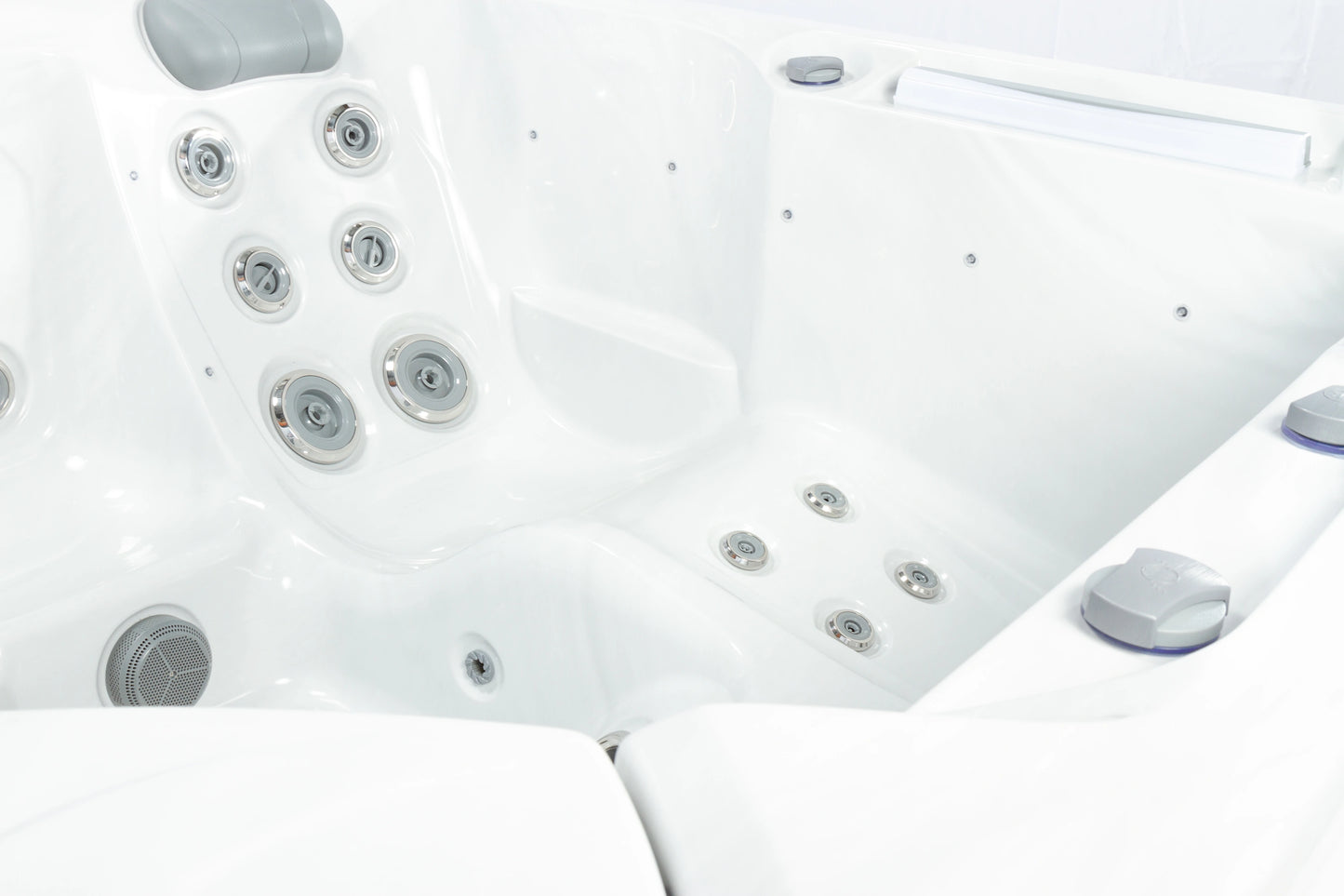 Alicante - 5 Person Plug and Play Hot Tub
