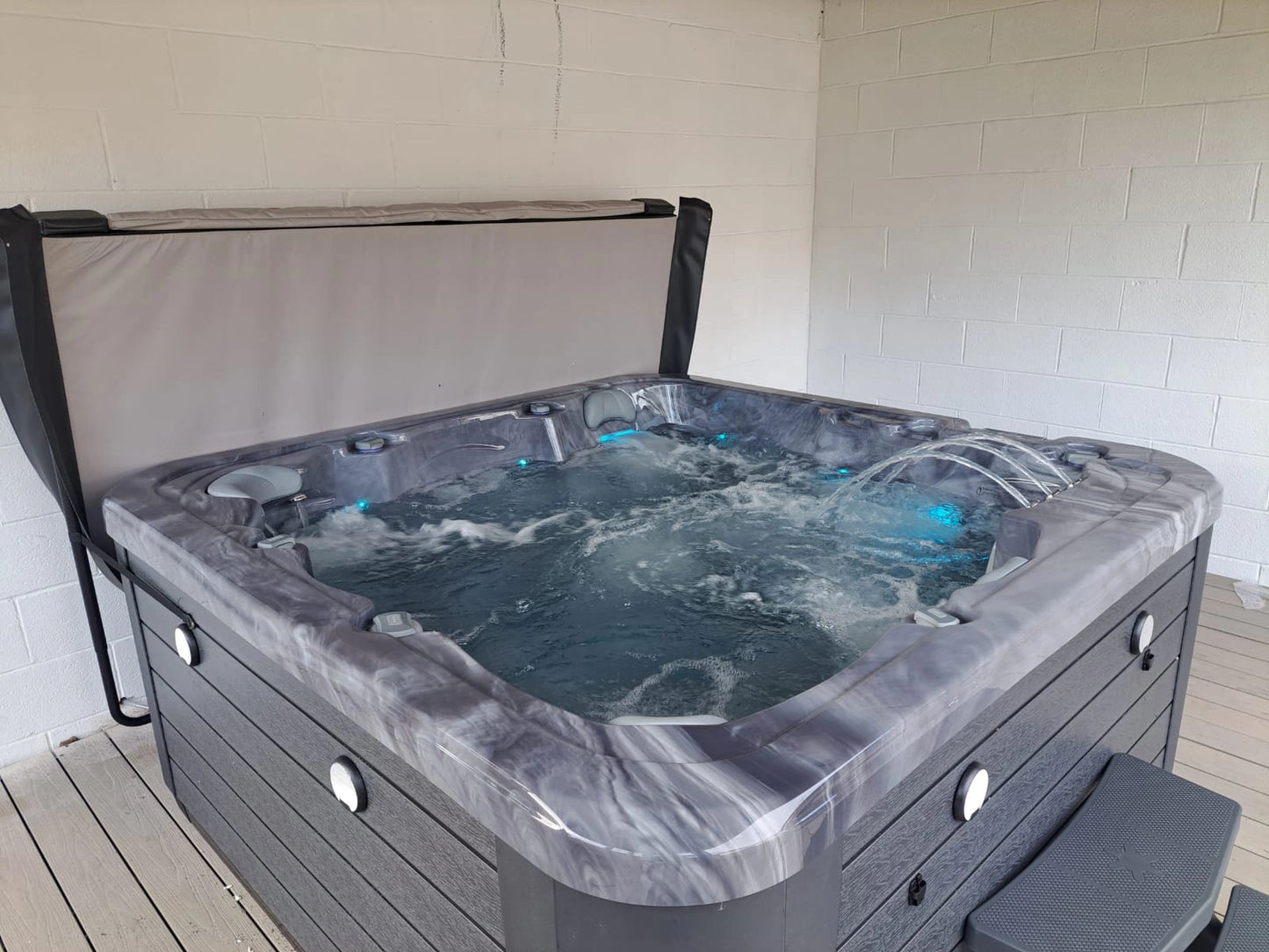 RX-562 Heatwave - 6 Person Hot Tub Oasis Spas