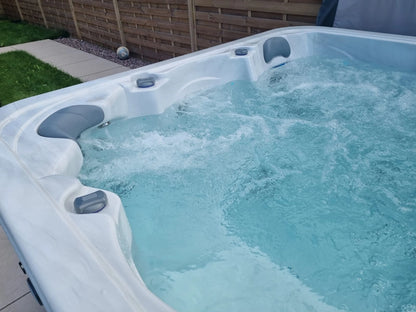 RX-562 Heatwave - 6 Person Hot Tub Oasis Spas
