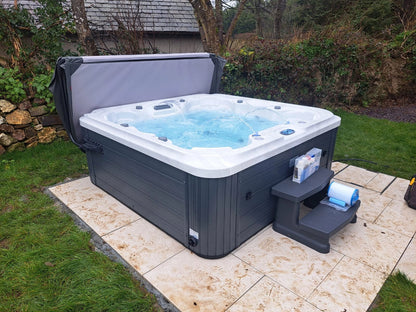 Regal Pro Light - 7 Person Hot Tub Spa