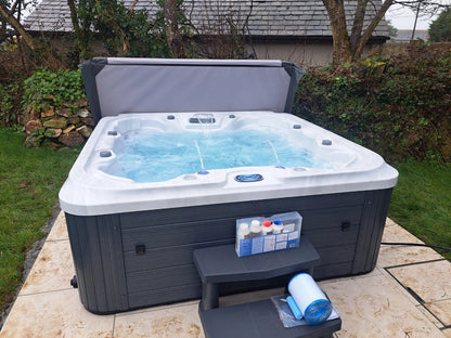 Regal Pro Light - 7 Person Hot Tub Spa