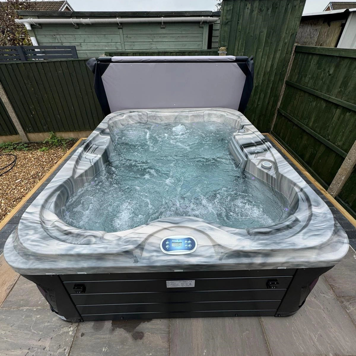 Sunstorm Aurora - 5 Person Plug and Play Hot Tub
