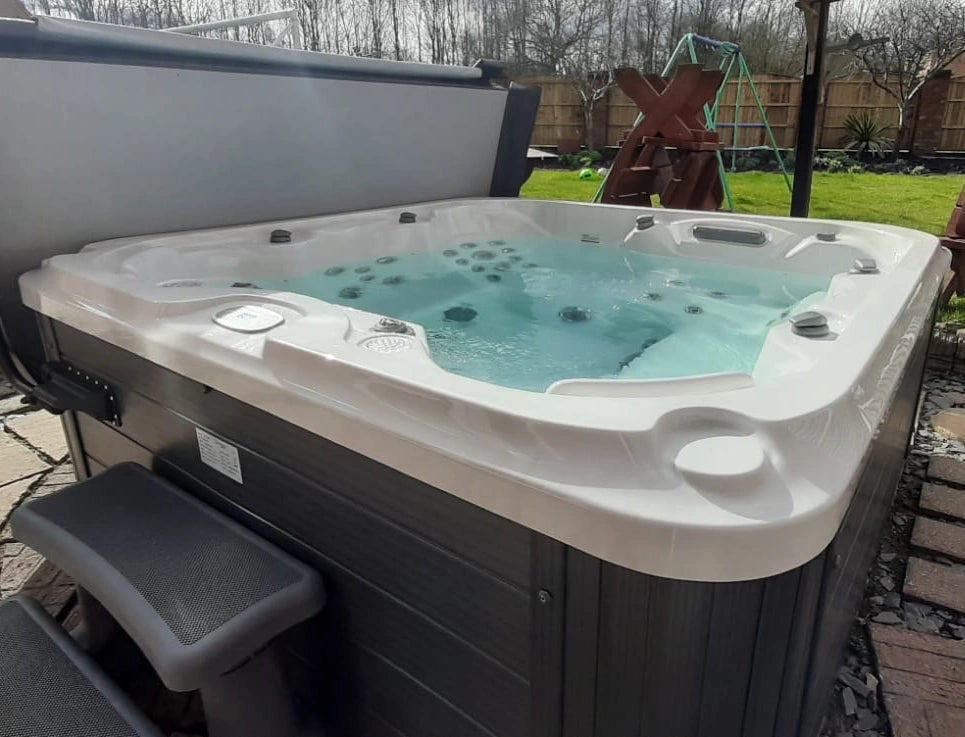 Imperial - 6 Person Premium Hot Tub Spa